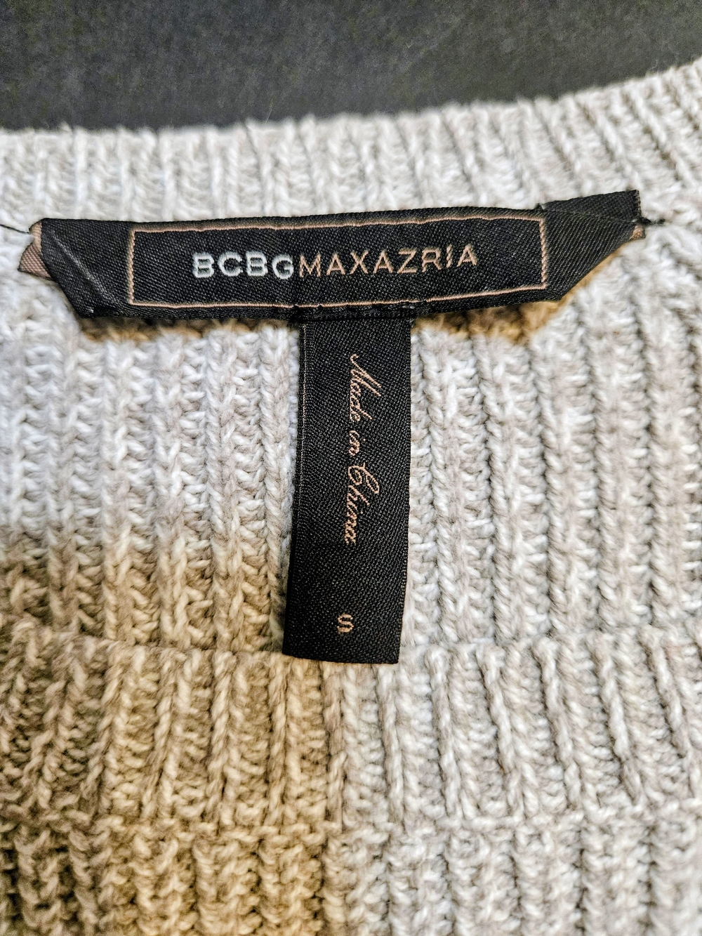 BCBGMAXAZRIA Gray Oat Milk Ribbed Knit Cropped Crewneck Raglan Sweater Sz S EUS - Picture 4 of 10